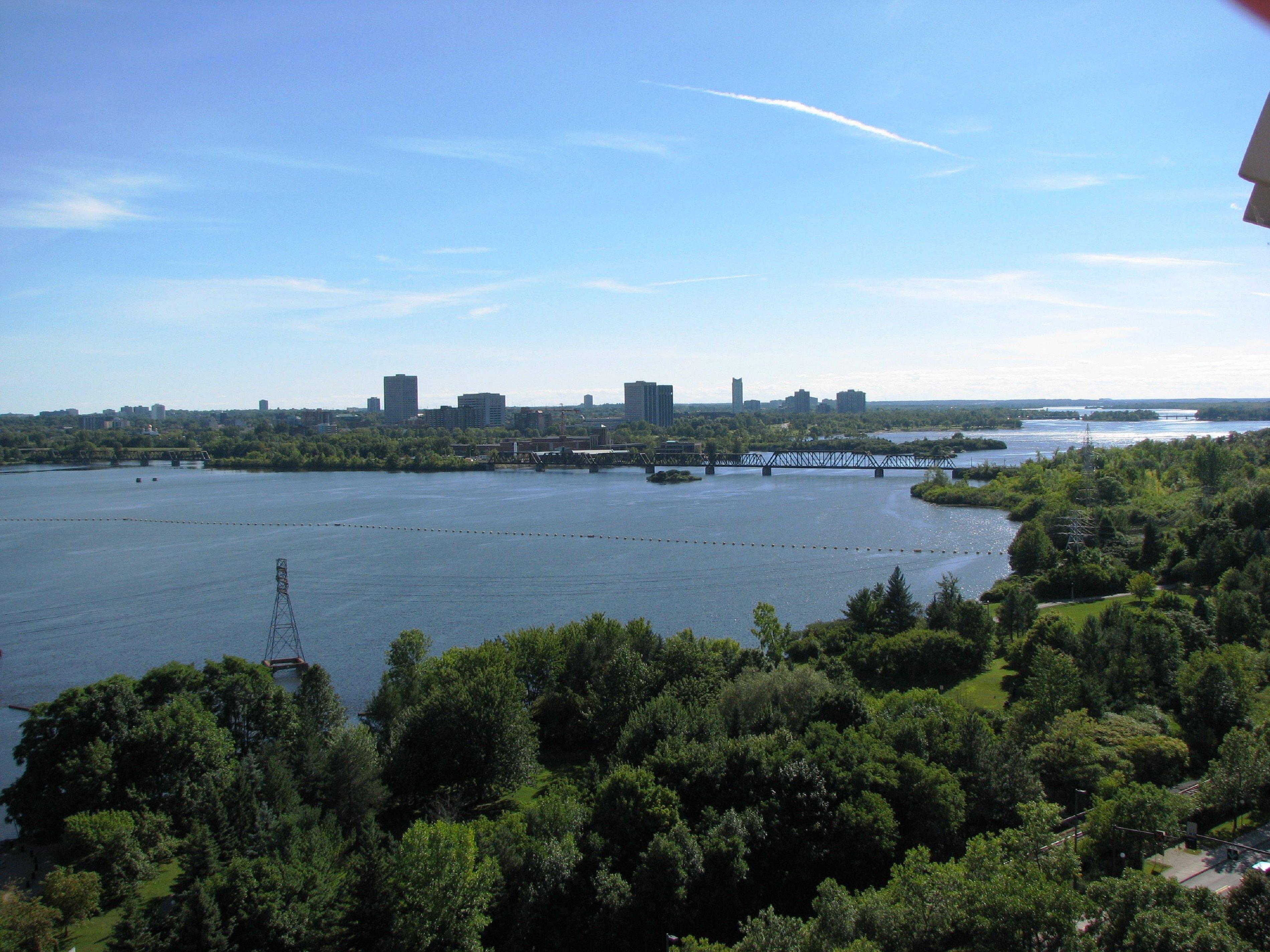 Hotel Chateauneuf Gatineau-Ottawa جاتينو المظهر الخارجي الصورة
