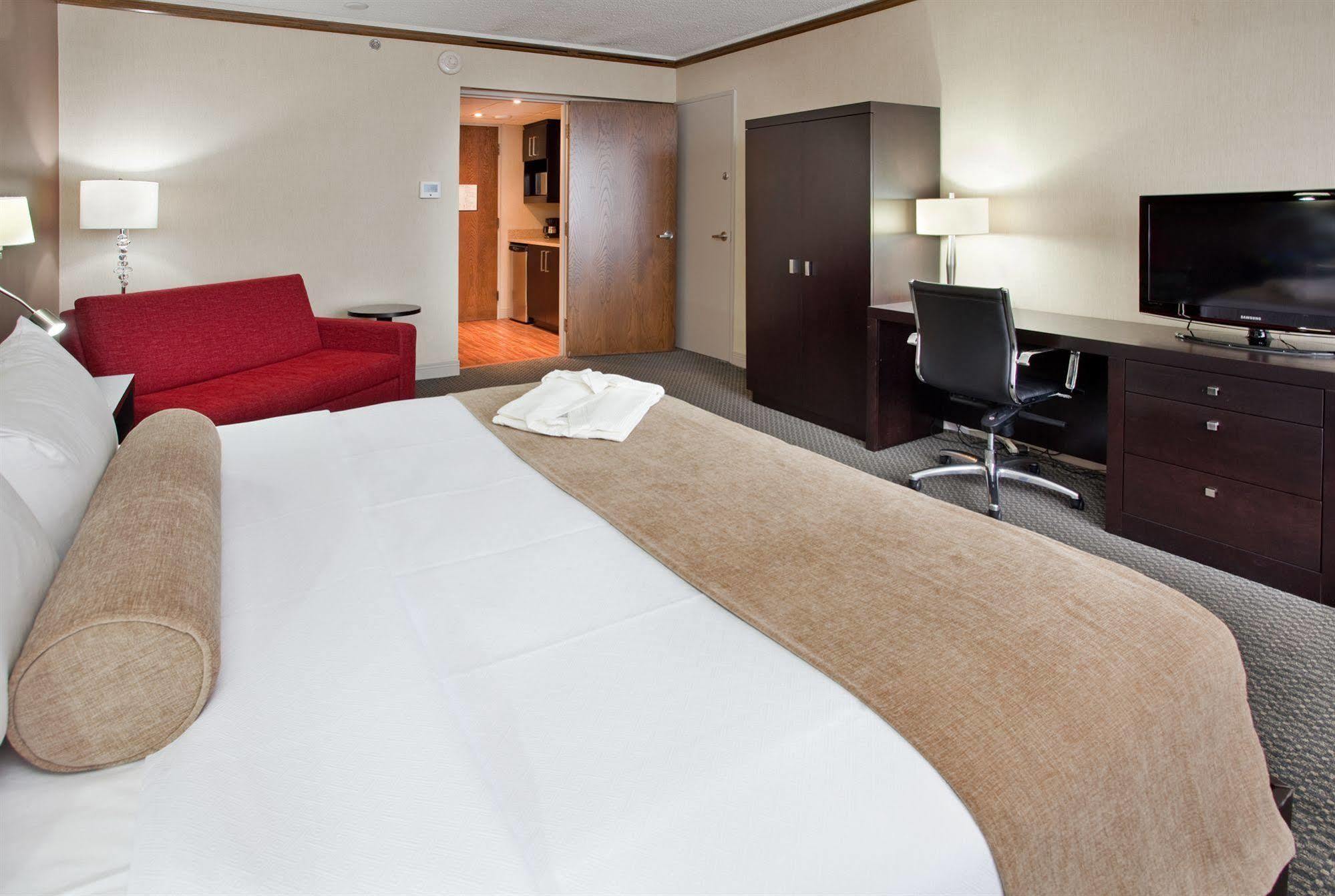 Hotel Chateauneuf Gatineau-Ottawa جاتينو المظهر الخارجي الصورة